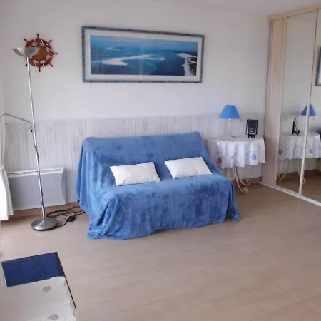 Appartement Perreire Premiere Ligne Les Pieds Dans L Eau Vue Magnifique Sur Le Bassin