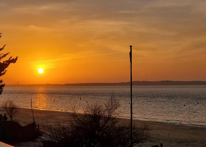 Perreire Premiere Ligne Les Pieds Dans L Eau Vue Magnifique Sur Le Bassin * Arcachon